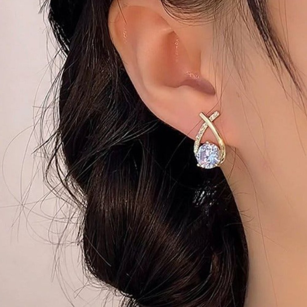 2ct Diamond 18K Gold Twisted Womens Earrings Soliatire Stud Style Ladies Jewelry - Picture 2 of 7